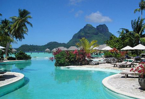 Tahiti pool, palms